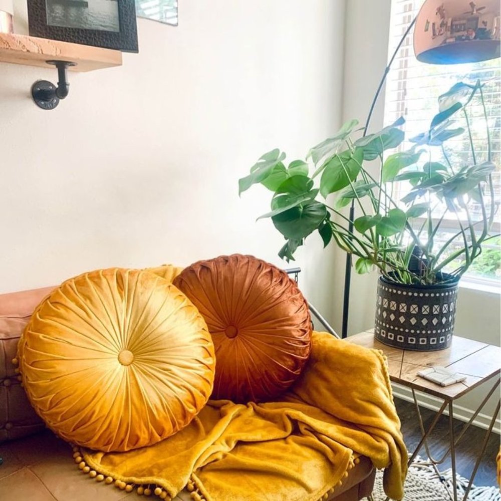 XL 20" Round Velvet Pintuck Throw Pillow